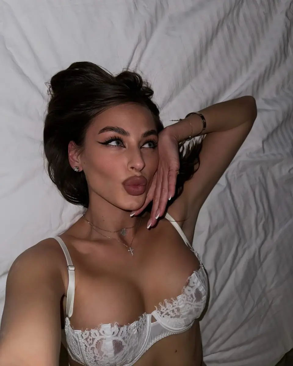 Alisia escort in Dubai