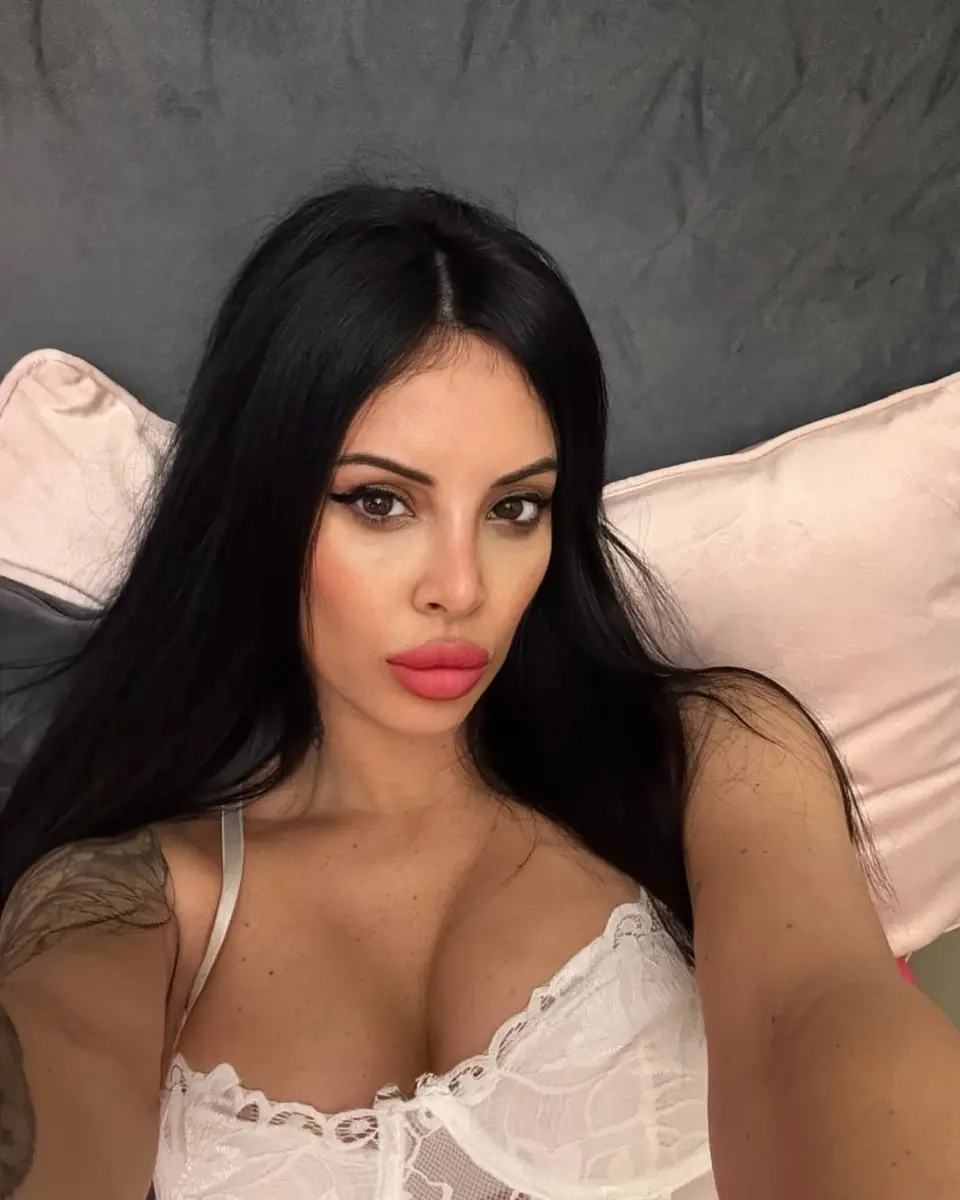 Amina escort in Dubai