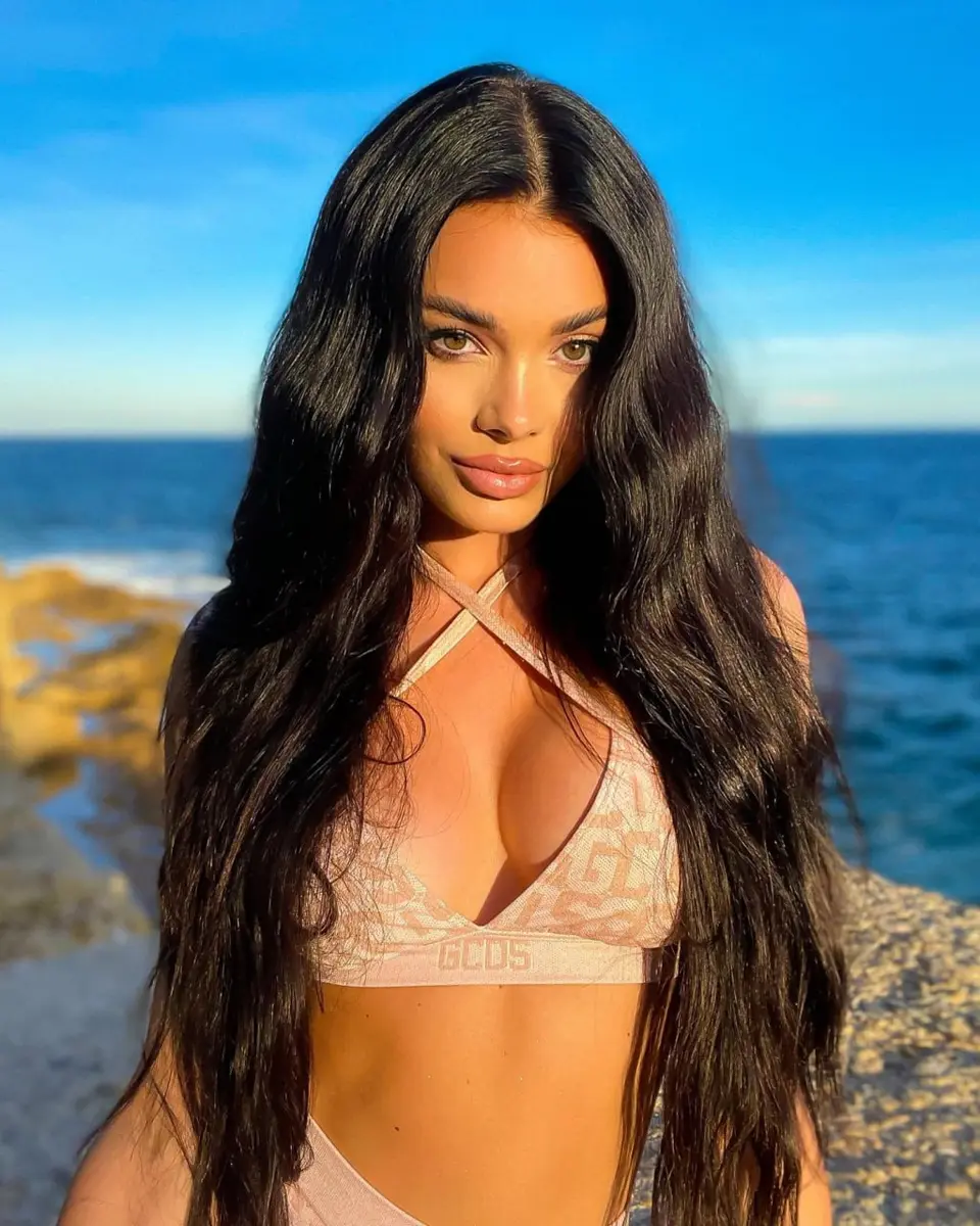 Ester escort in Dubai