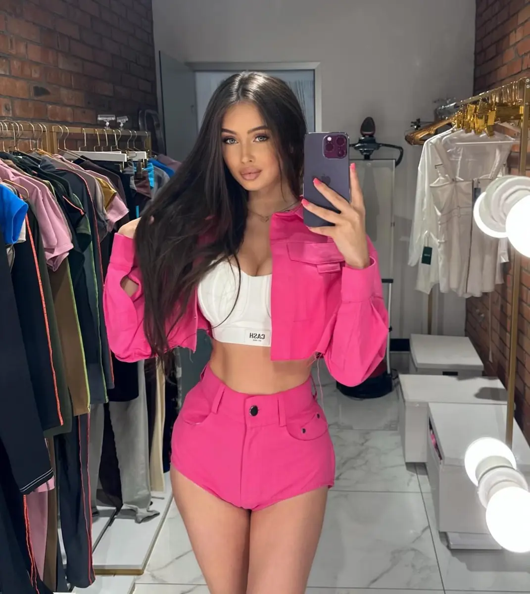 Lorelin escort in Dubai