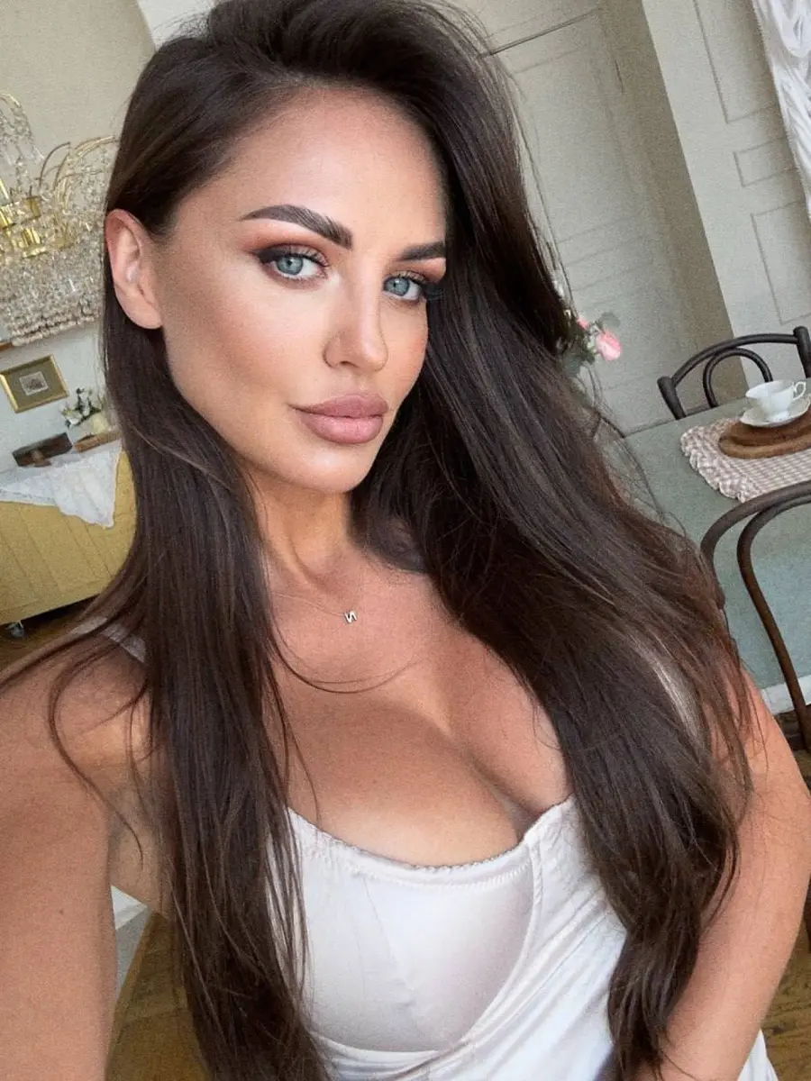 Penelope escort in Dubai