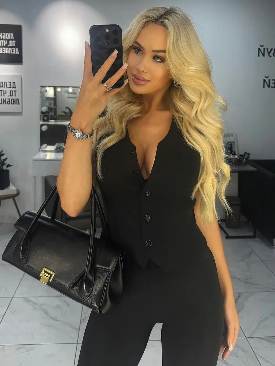 Sabina escort in Dubai