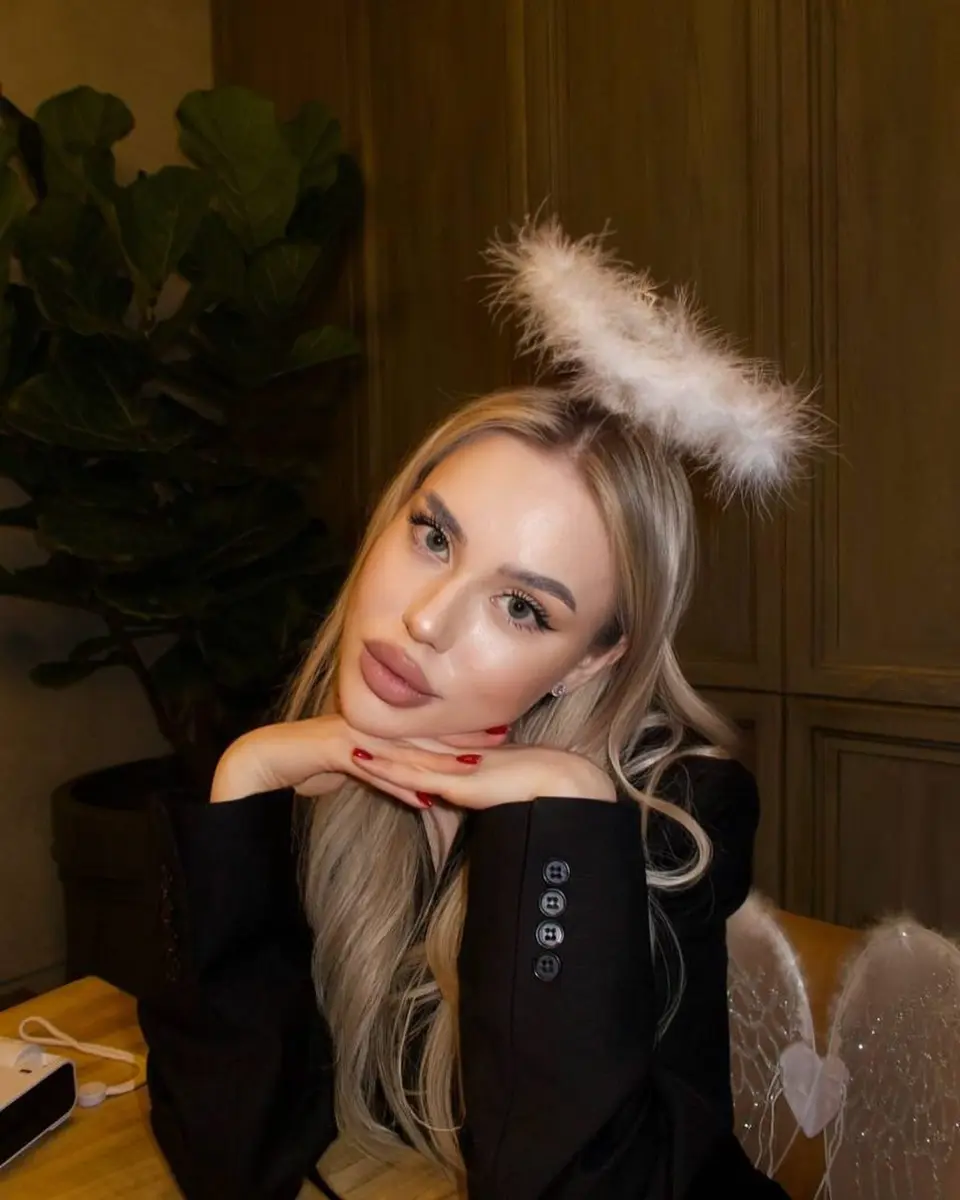 Savelia escort in Dubai