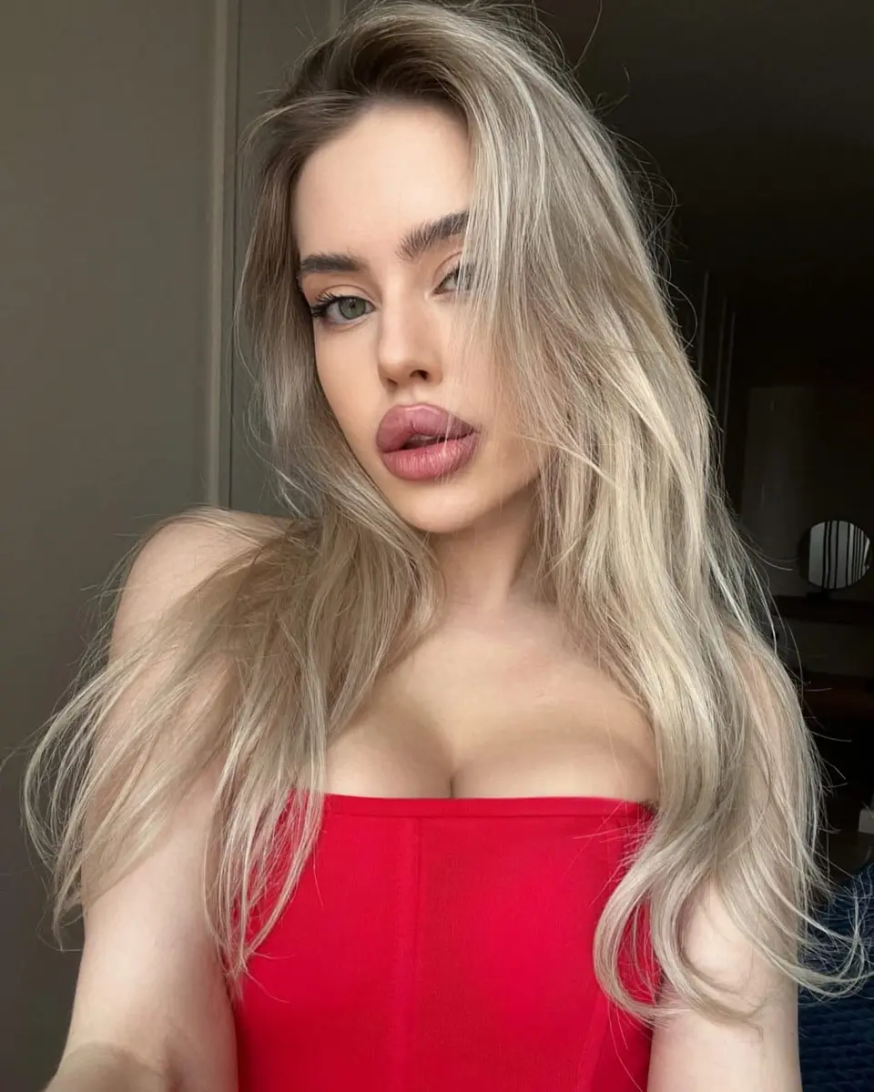 Savelia escort in Dubai