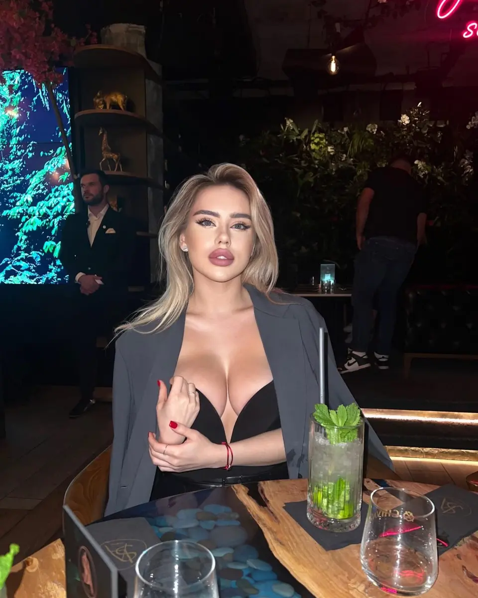Savelia escort in Dubai