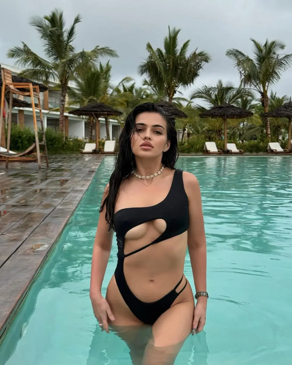 Uliana escort in Dubai