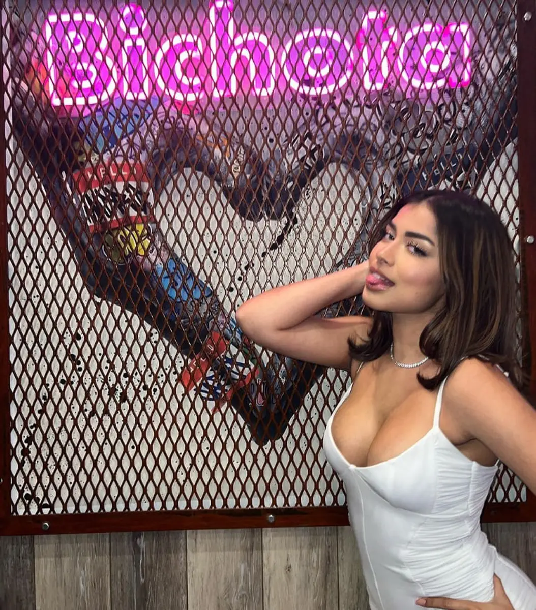 Victoria escort in Dubai