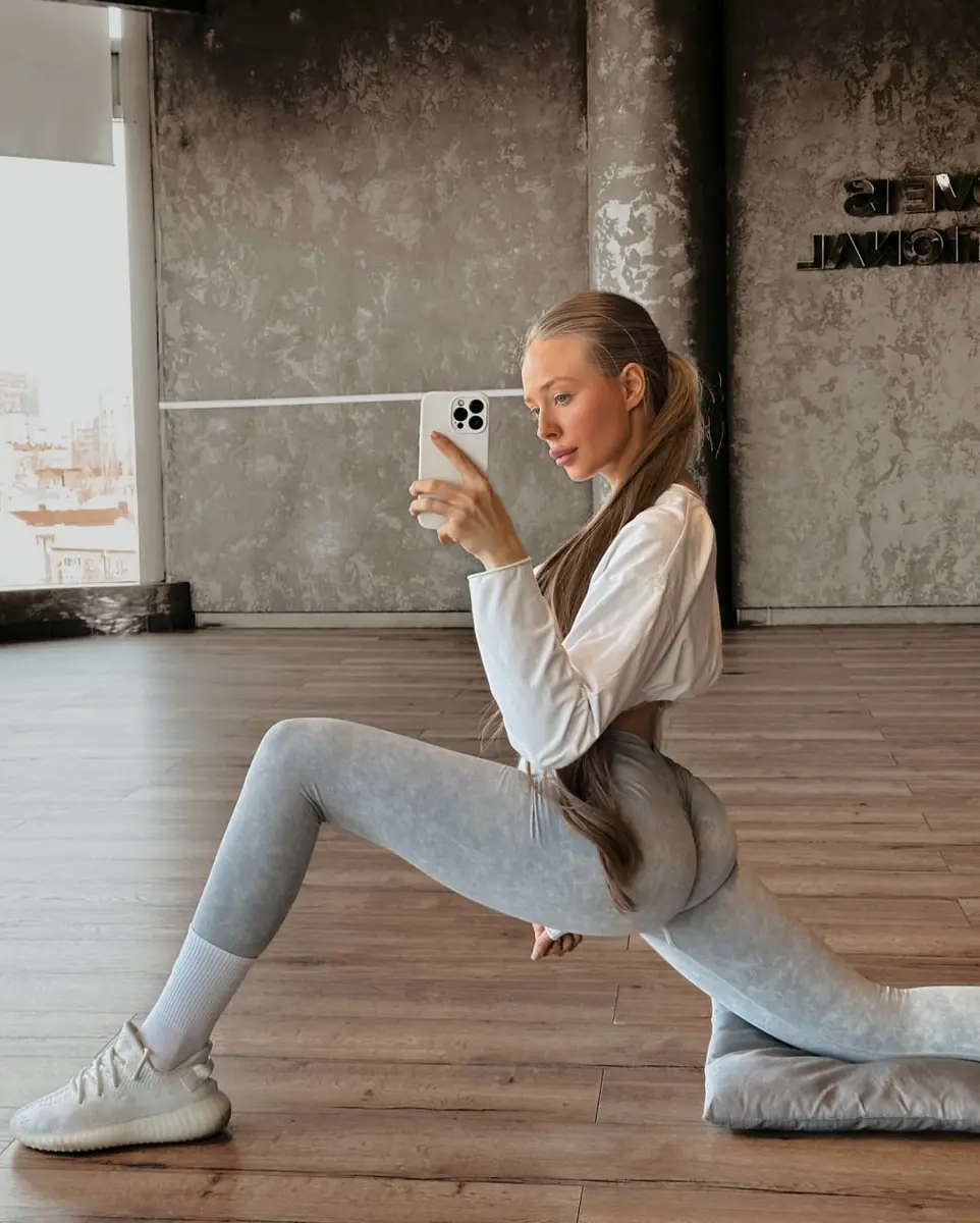 Victoria escort in Dubai