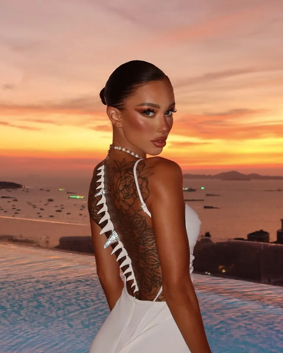 Zarina escort in Dubai